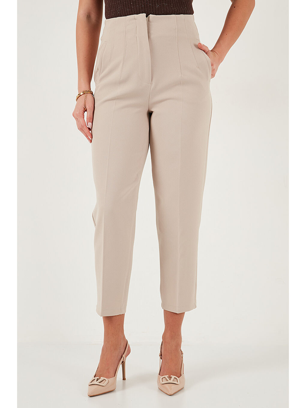 Bej Regular Fit Yüksel Bel Düz Paça Havuç Pantolon 68350109