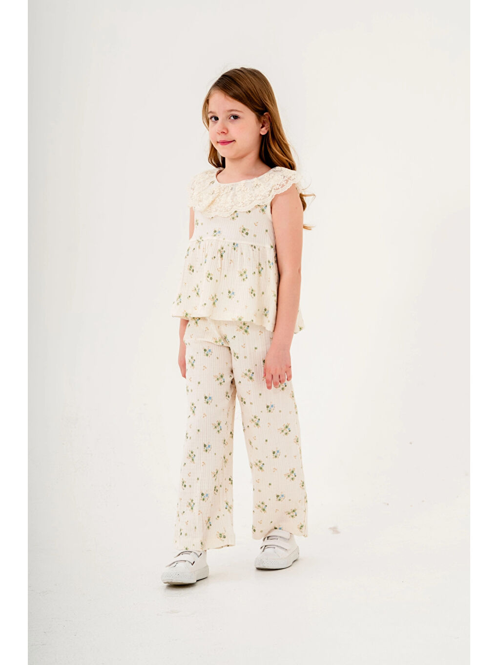 Yeşil Dantel Yakalı Kız Çocuk Müslin Takım 3831-4