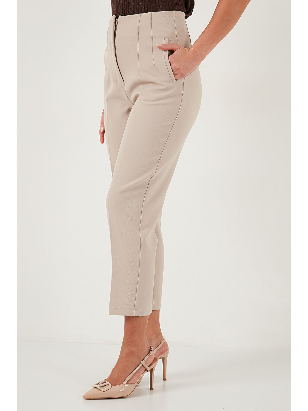 Bej Regular Fit Yüksel Bel Düz Paça Havuç Pantolon 68350109-3