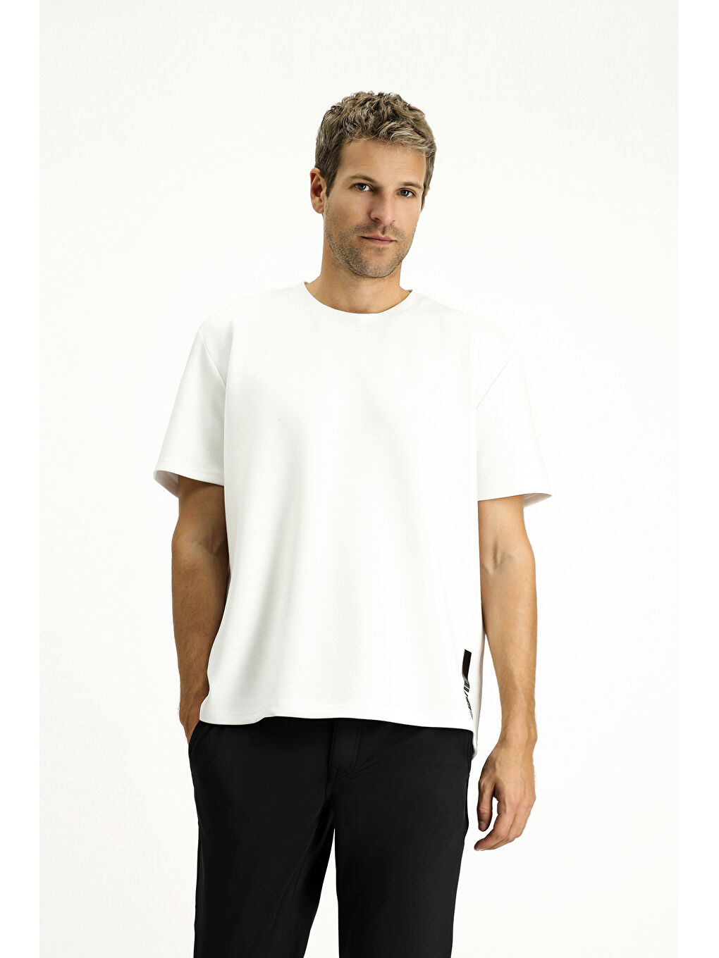 Beyaz BİSİKLET YAKA OVERSİZE Elastanlı BASKILI TİŞÖRT