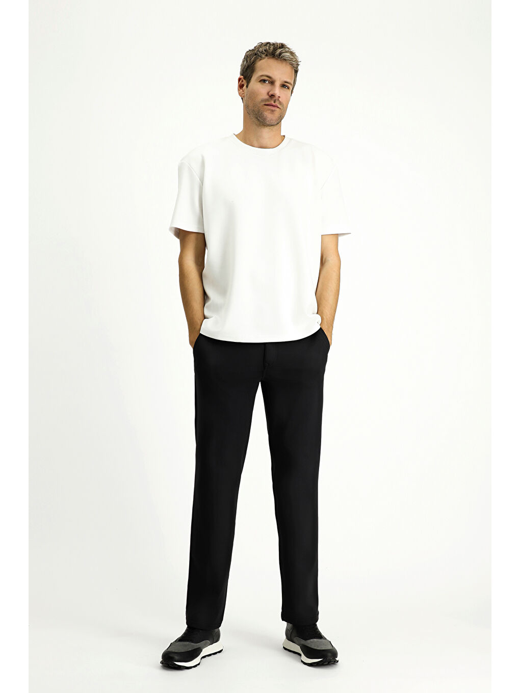 Beyaz BİSİKLET YAKA OVERSİZE Elastanlı BASKILI TİŞÖRT-1