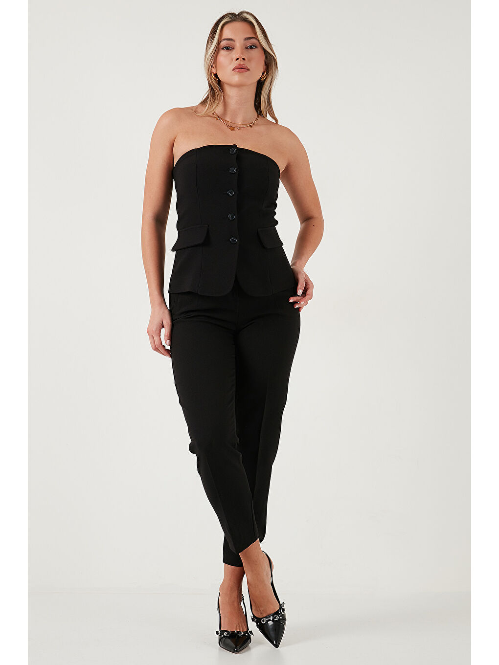 Siyah Regular Fit Yüksel Bel Düz Paça Havuç Pantolon 68350109-1