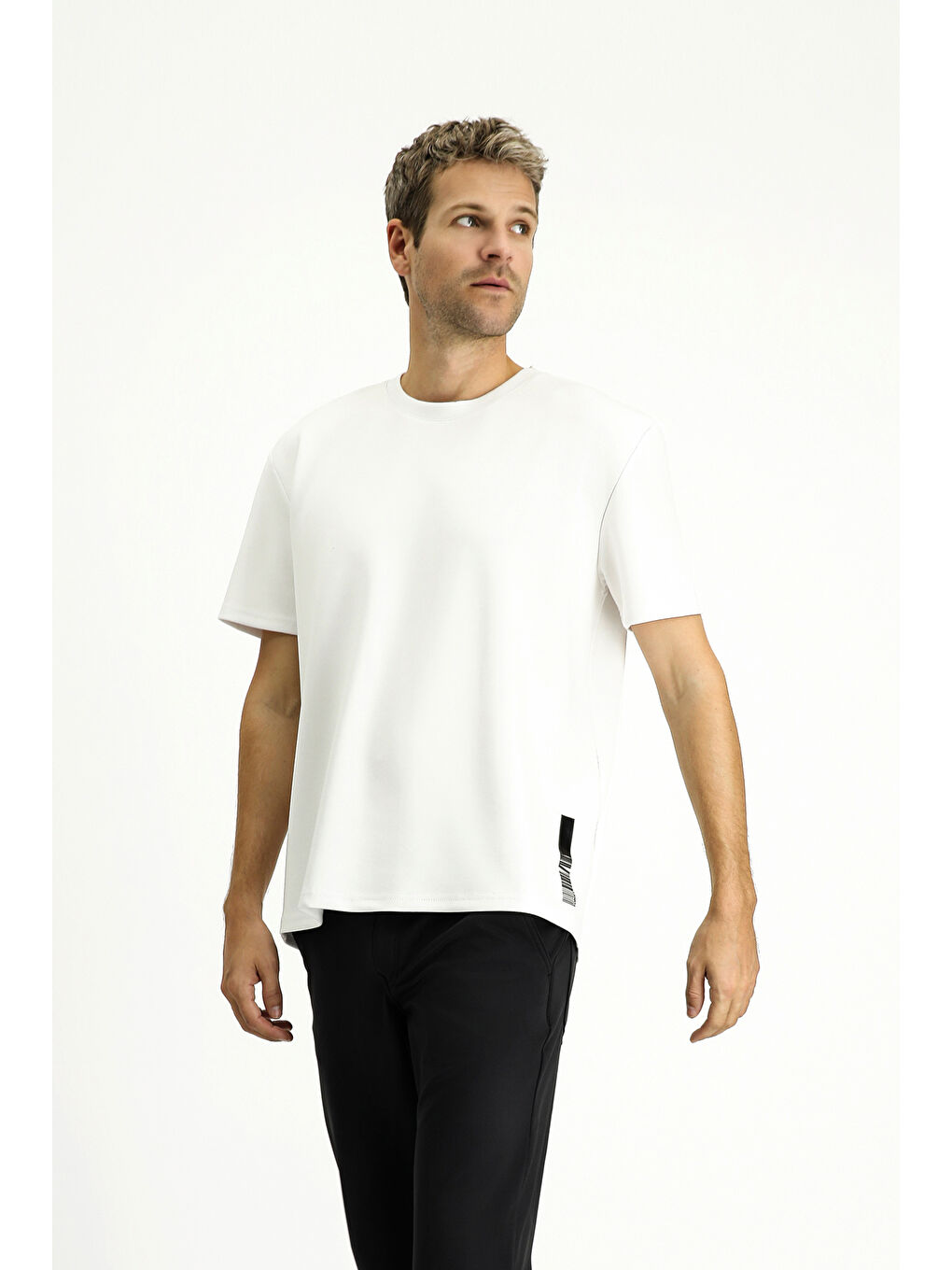 Beyaz BİSİKLET YAKA OVERSİZE Elastanlı BASKILI TİŞÖRT-2