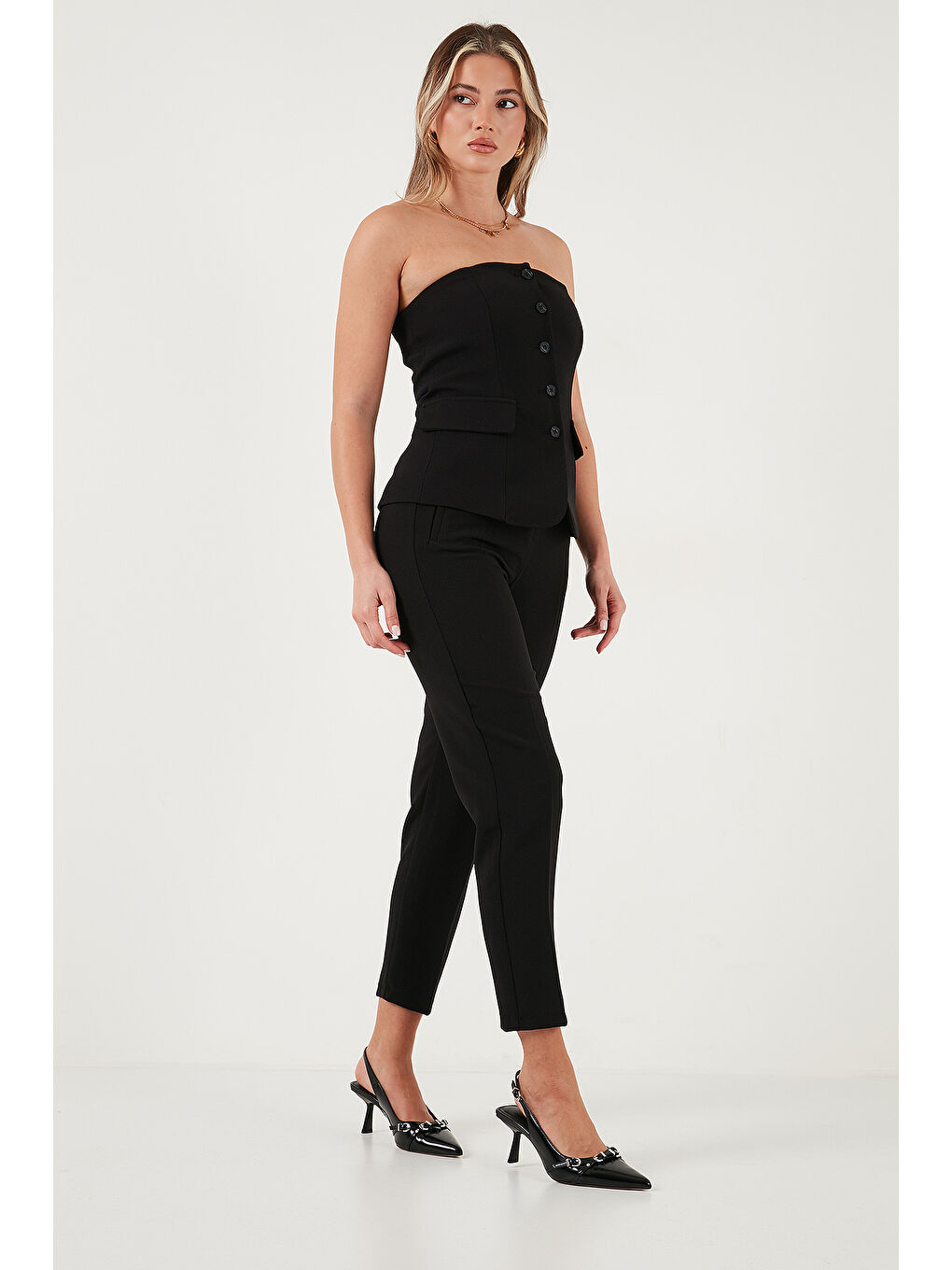 Siyah Regular Fit Yüksel Bel Düz Paça Havuç Pantolon 68350109-2