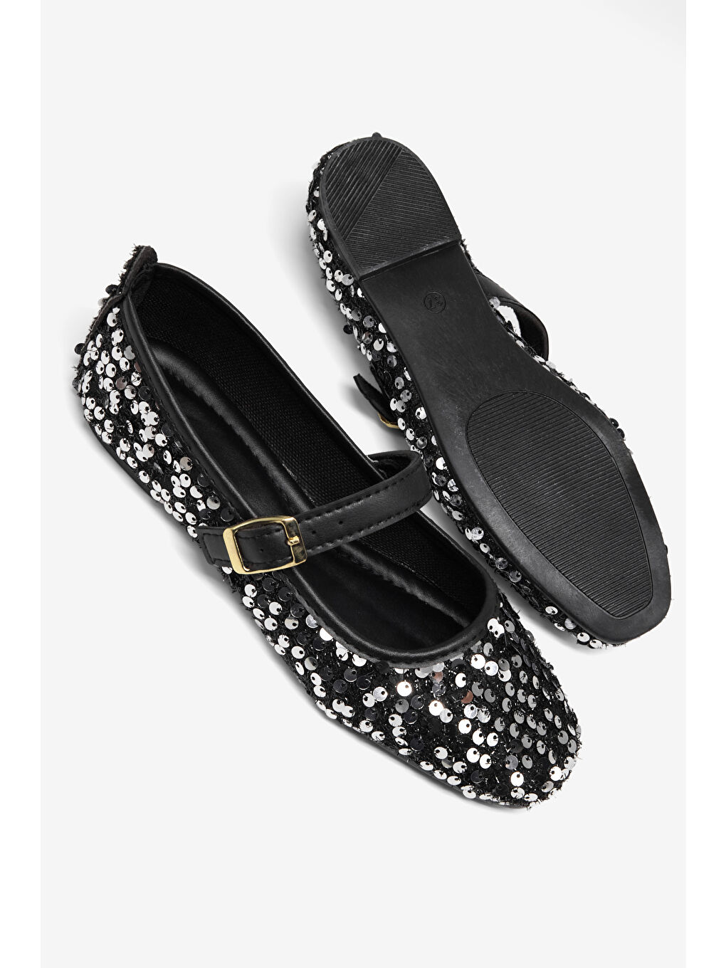 Kadın Siyah Gümüş Rahat Kalıp Pullu Tokalı Günlük Babet-2