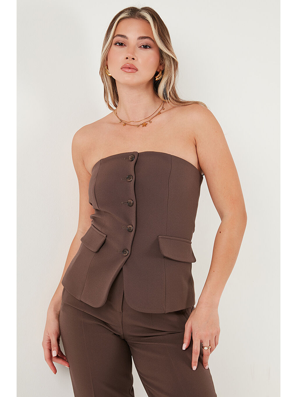 Kahverengi Regular Fit Straplez Yaka Düğmeli Yelek 6839611-3