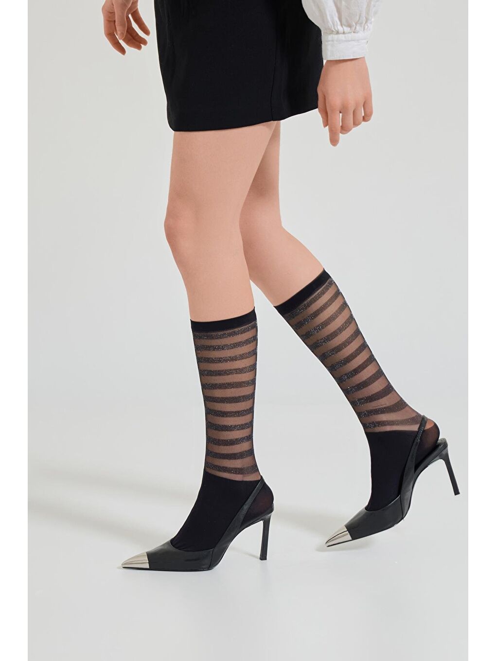 Kadın Simli Şerit Desenli İnce Dizaltı Çorap Siyah