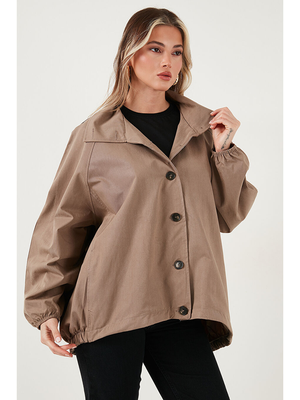 Bej Pamuk Karışımlı Oversize Ceket Yaka Düğmeli Kısa Trençkot 6839627-2