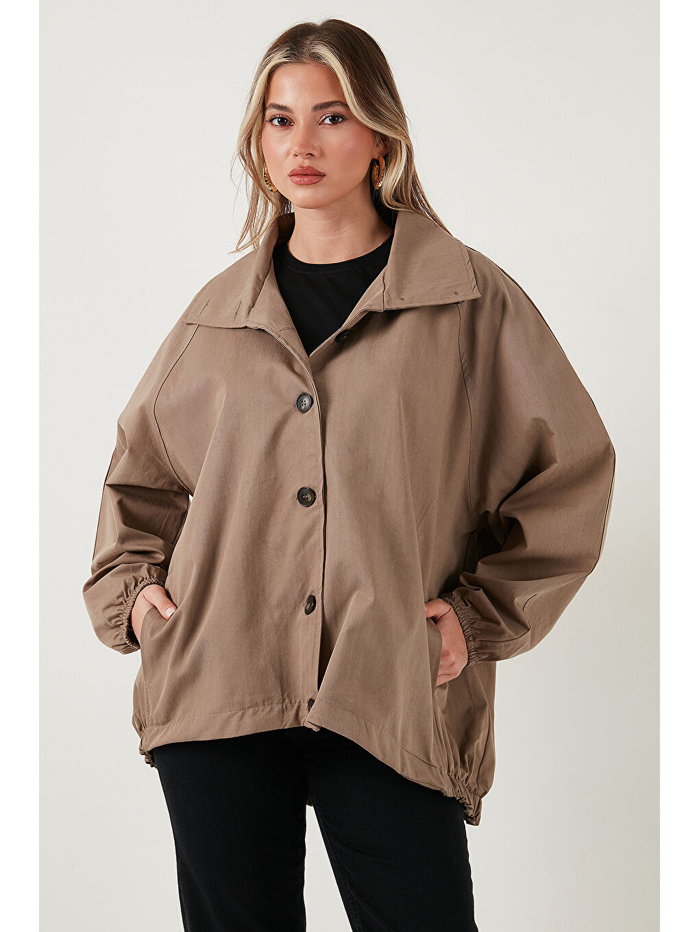 Bej Pamuk Karışımlı Oversize Ceket Yaka Düğmeli Kısa Trençkot 6839627-3