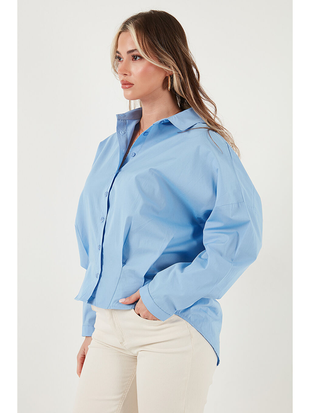 Mavi Pamuklu Oversize Önü Kısa Arkası Uzun Klasik Yaka Gömlek 6834985-2