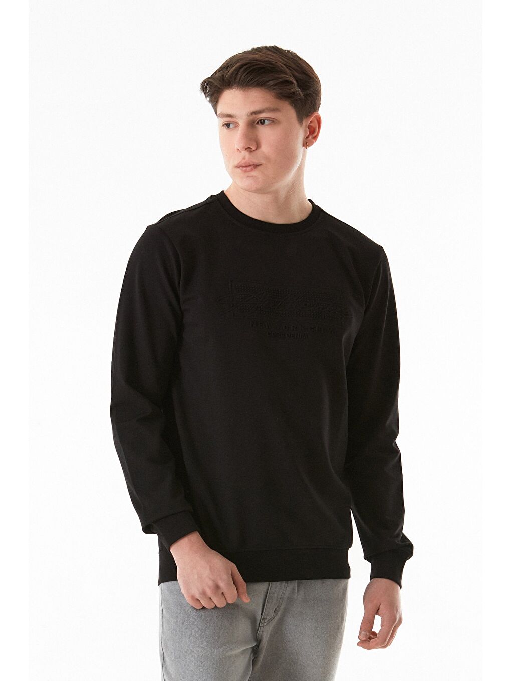 Siyah Kabartma Desenli Bisiklet Yaka Sweatshirt