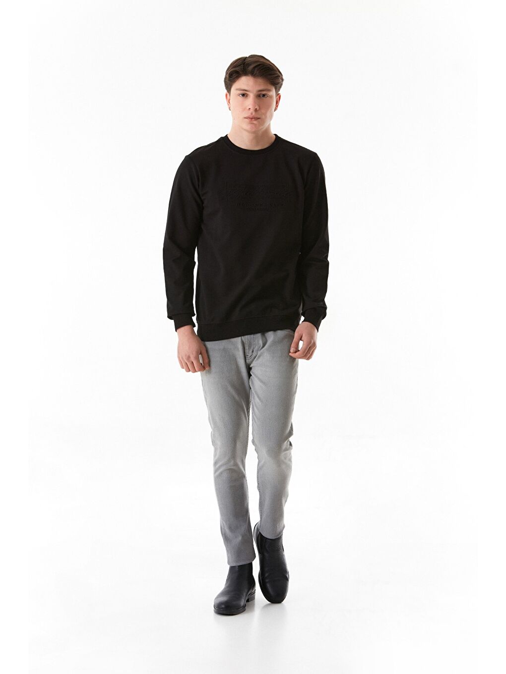 Siyah Kabartma Desenli Bisiklet Yaka Sweatshirt-1