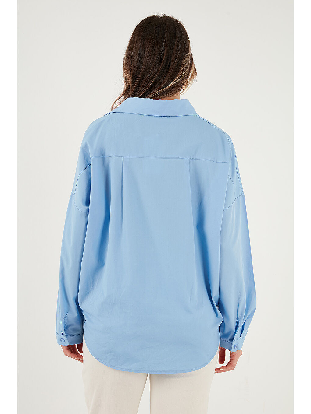 Mavi Pamuklu Oversize Önü Kısa Arkası Uzun Klasik Yaka Gömlek 6834985-4