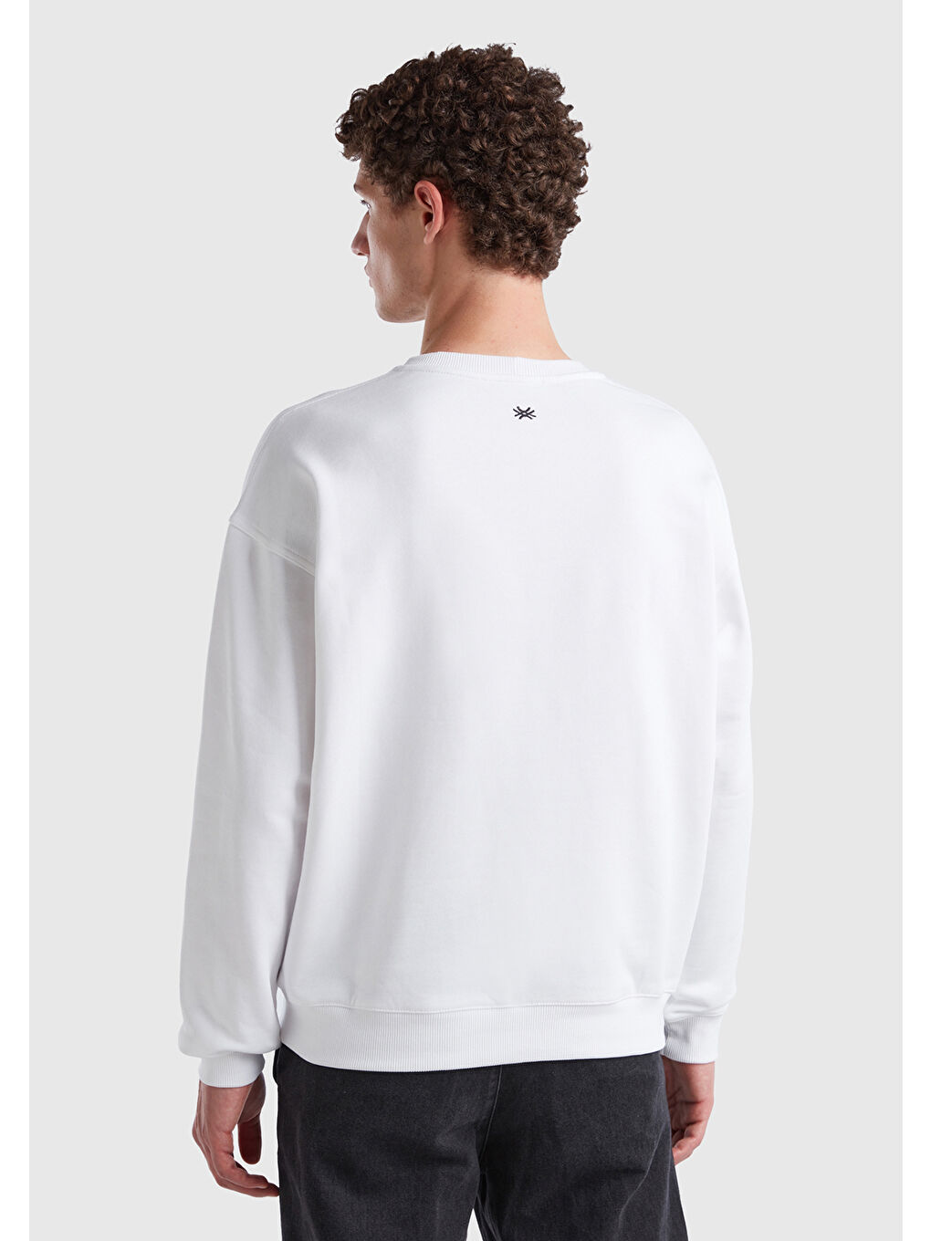 Erkek Beyaz %100 Pamuk Tavşan Baskılı Sweatshirt-2
