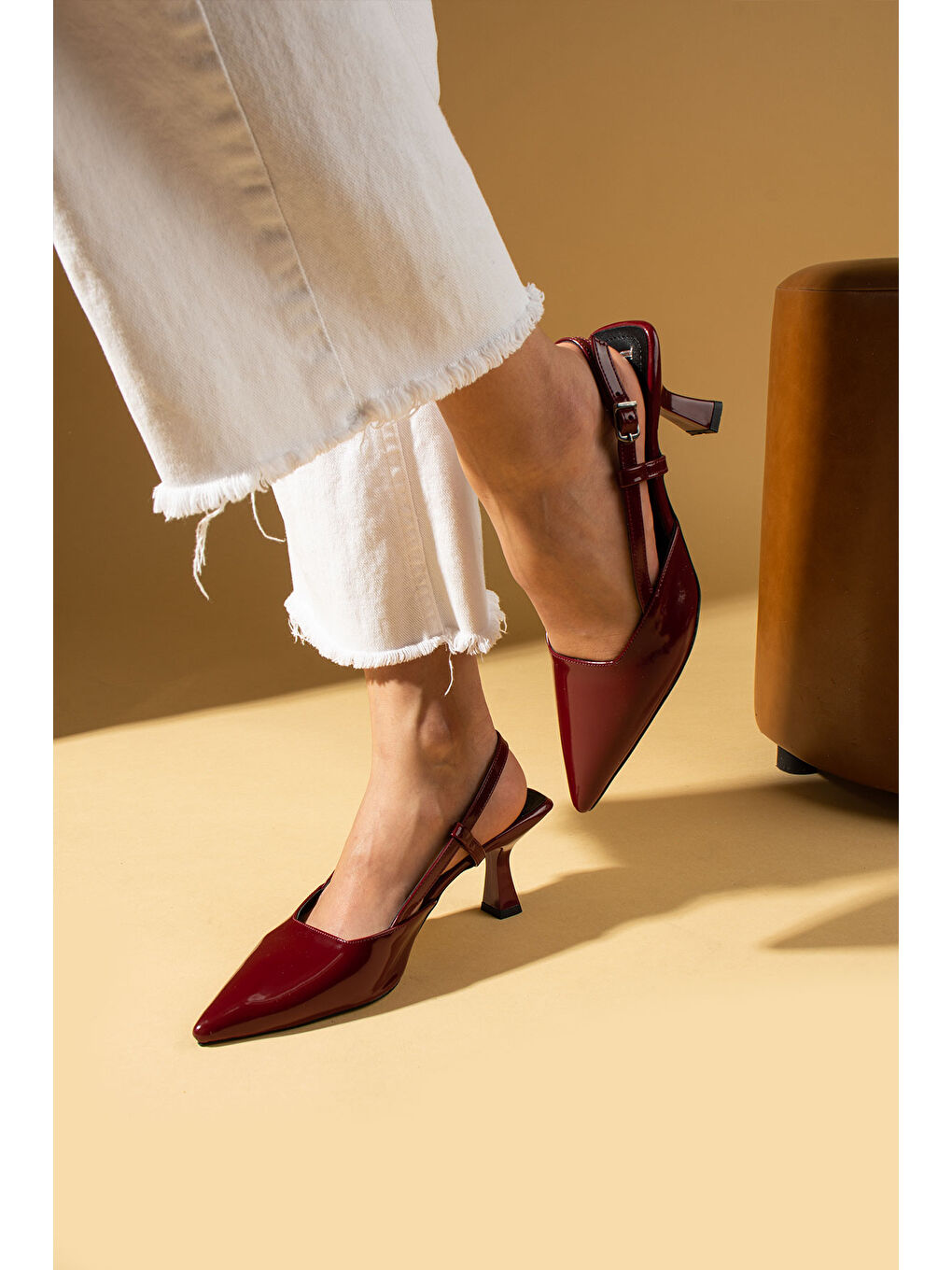 Bordo Sivri Burunlu Bilekten Bantlı Arkası Açık Topuklu Kadın Ayakkabı 71-278-25Rugan-2