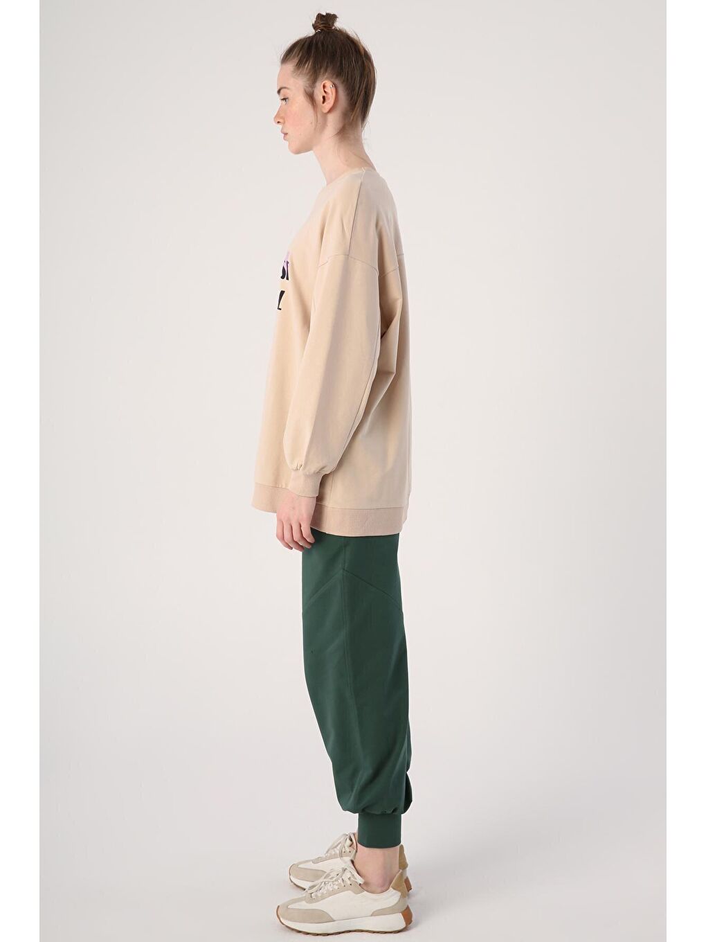 Bej Oversize Bisiklet Yaka Baskılı Sweatshirt-2