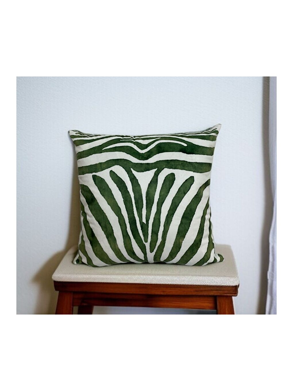 Haki Yeşil Zebra Desen Dekoratif Kırlent Kılıfı 43x43