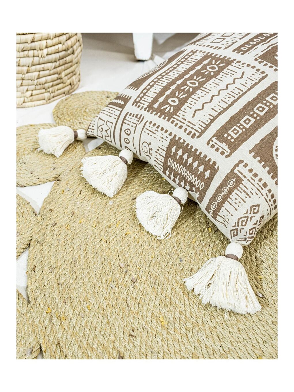 Kahverengi Bohem Tarzı Keten Pamuklu Dijital Baskı Desen Püsüllü 45x45 Kırlent Kılıfı-3