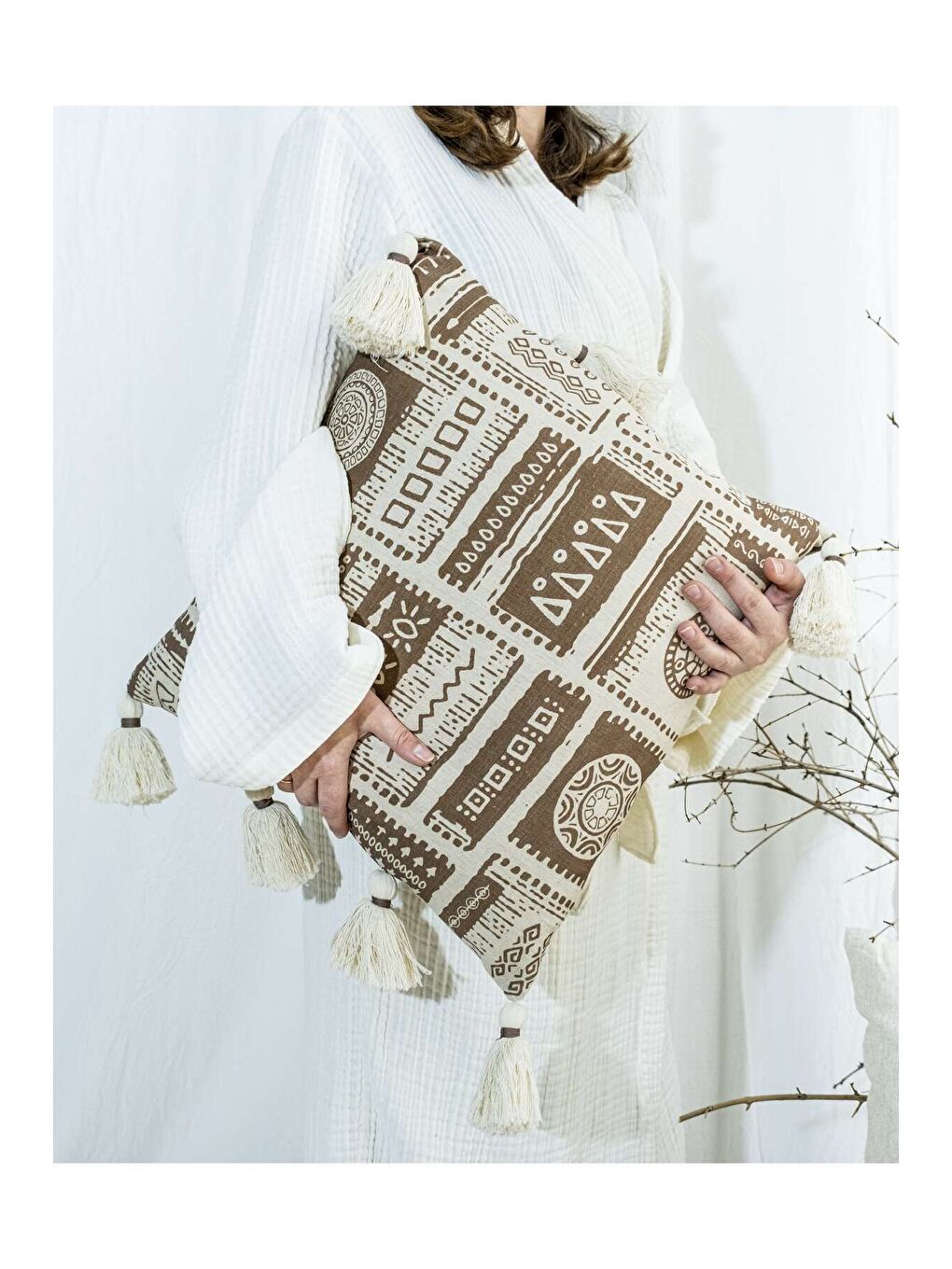 Kahverengi Bohem Tarzı Keten Pamuklu Dijital Baskı Desen Püsüllü 45x45 Kırlent Kılıfı-4