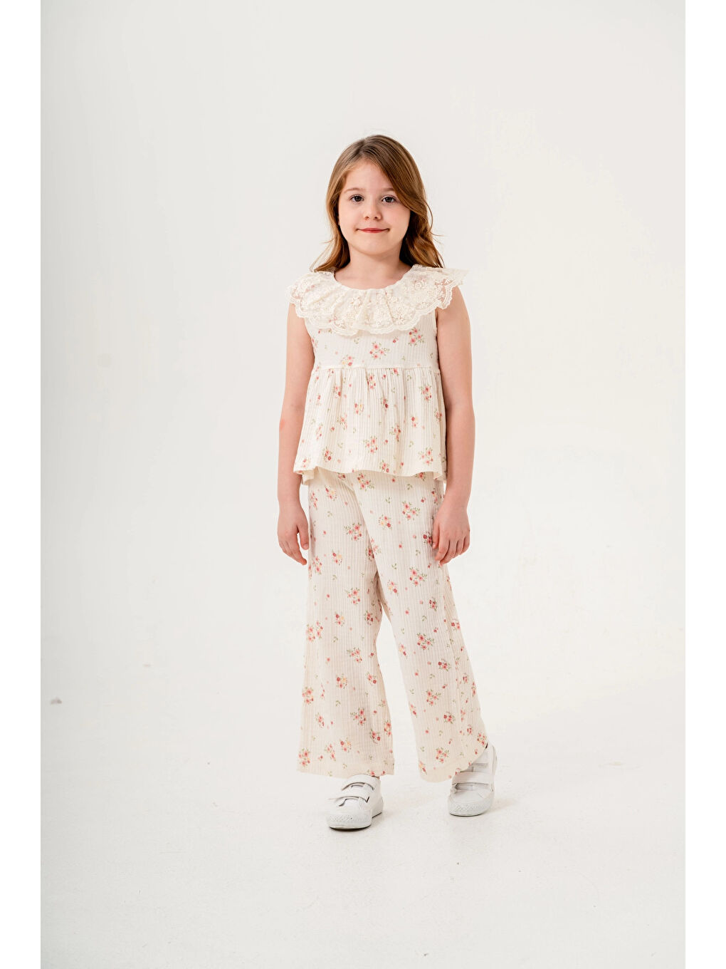 Pembe Dantel Yakalı Kız Çocuk Müslin Takım 3831-1