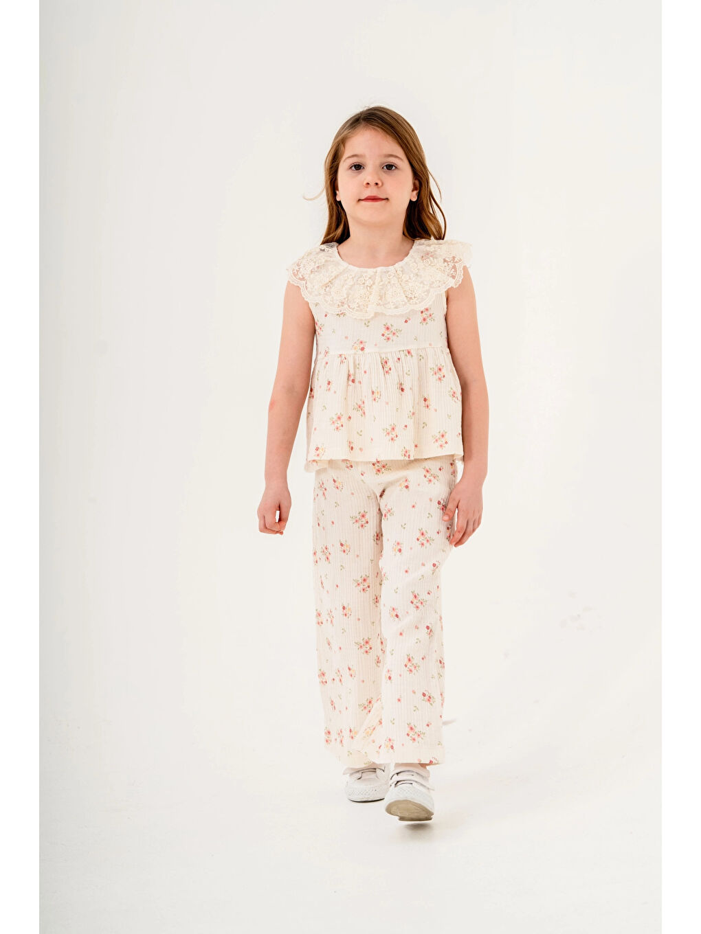 Pembe Dantel Yakalı Kız Çocuk Müslin Takım 3831-2