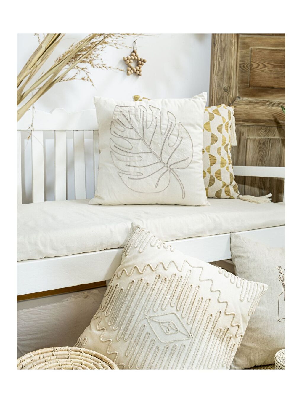 Bej Bohem Tarzı Pamuklu Nakışlı 45x45 Kırlent Kılıfı-3