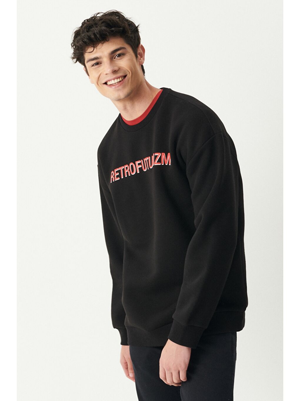 Oversize Fit Bisiklet Yaka Şardonlu Siyah Sweatshirt-1