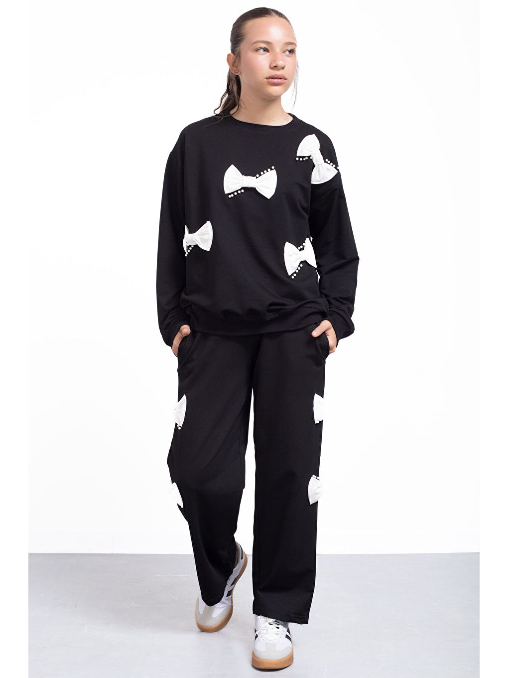 Siyah Fiyonklu İnci Detaylı Kız Çocuk Bisiklet Yaka 2li Eşofman Takımı 21205-2