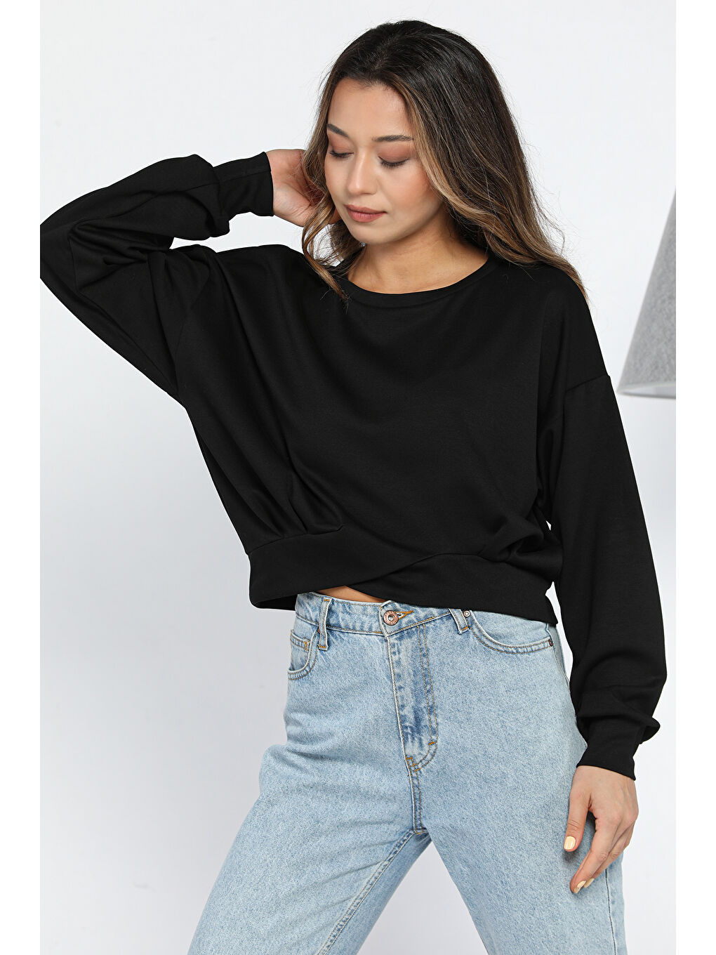 GÜLSELİ Siyah Kadın Bisiklet Yaka Pile Detaylı Sweatshirt - 1