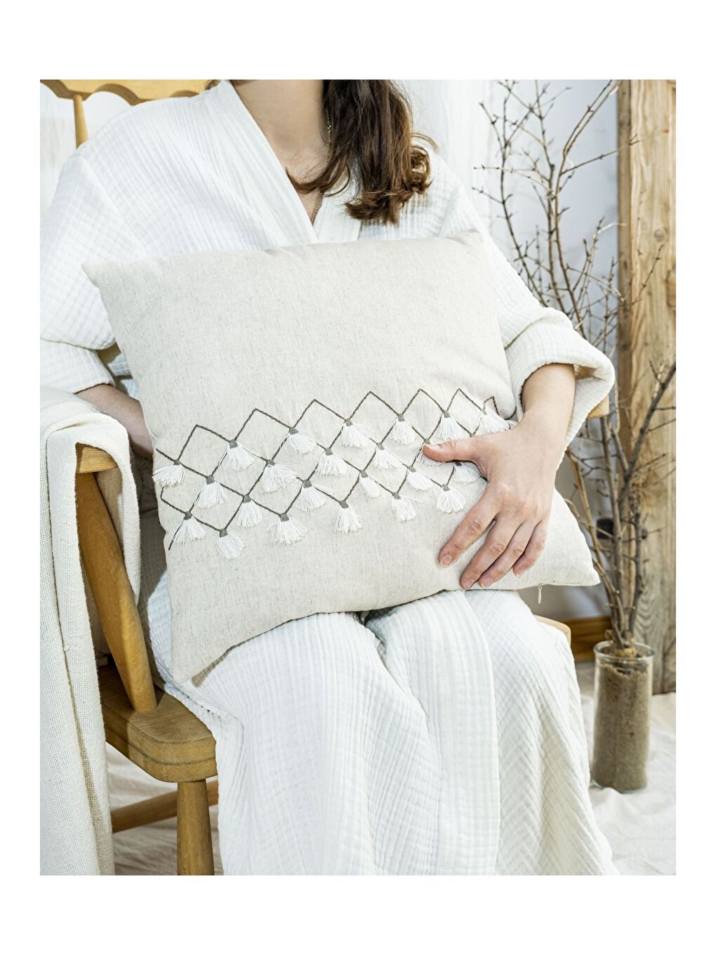 Ekru Bohem Tarzı Keten Pamuk Nakışlı 45x45 Kırlent Kılıfı-4