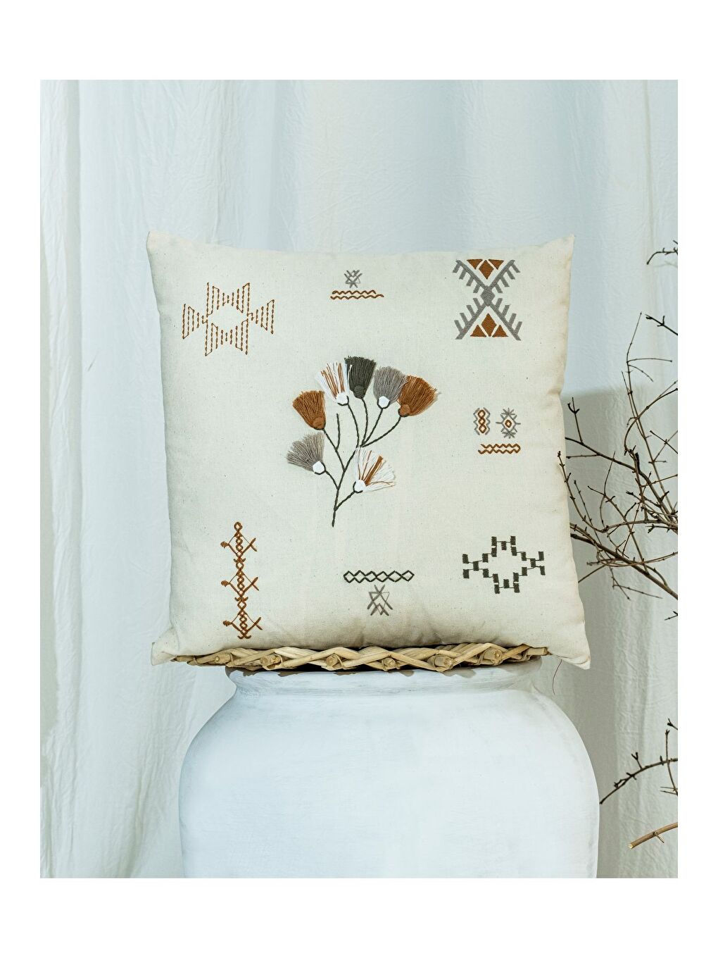 Bej Bohem Tarzı Pamuklu Nakışlı 45x45 Kırlent Kılıfı