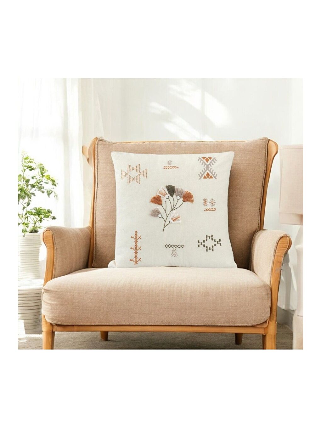 Bej Bohem Tarzı Pamuklu Nakışlı 45x45 Kırlent Kılıfı-1