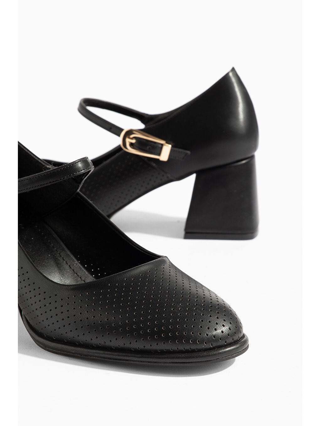 Siyah D5141 Günlük Ortopedik Kadın Klasik Topuklu Ayakkabı-1