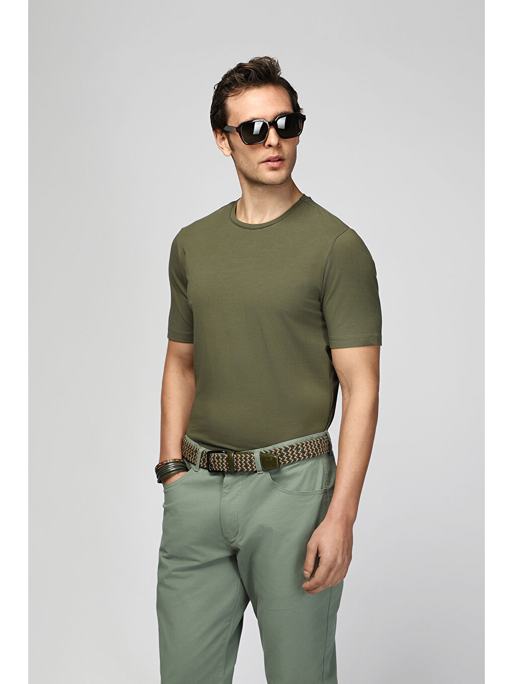 Haki Bisiklet Yaka Slim Fit Dar Kesim Pamuklu Tişört