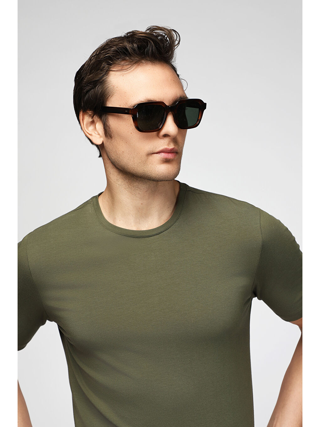 Haki Bisiklet Yaka Slim Fit Dar Kesim Pamuklu Tişört-1