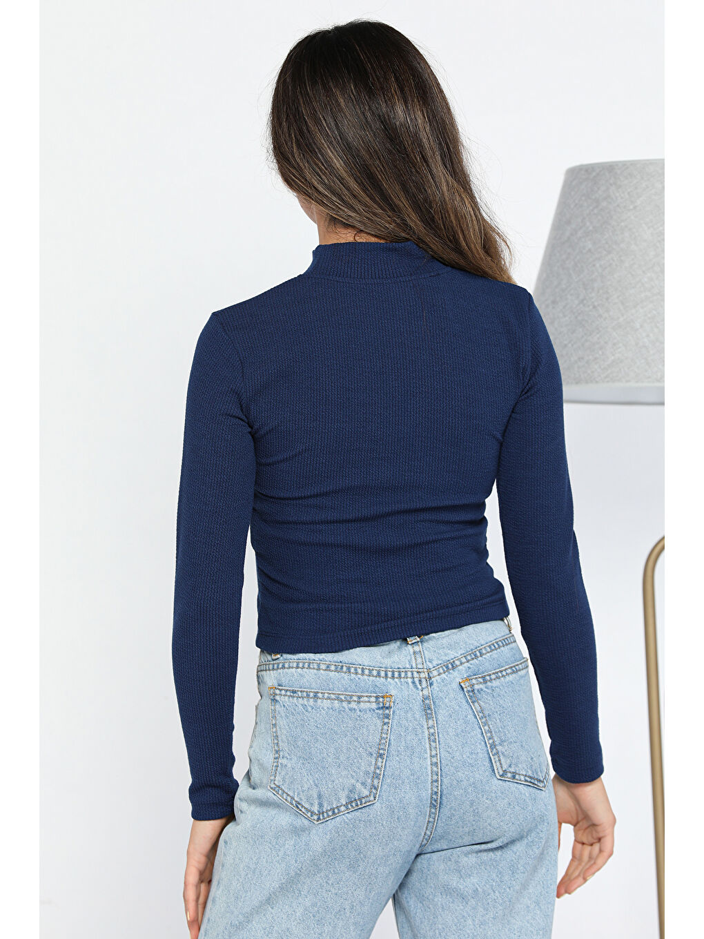 Lacivert Yarım Balıkçı Yaka Kendinden Desenli Kadın Bluz-2