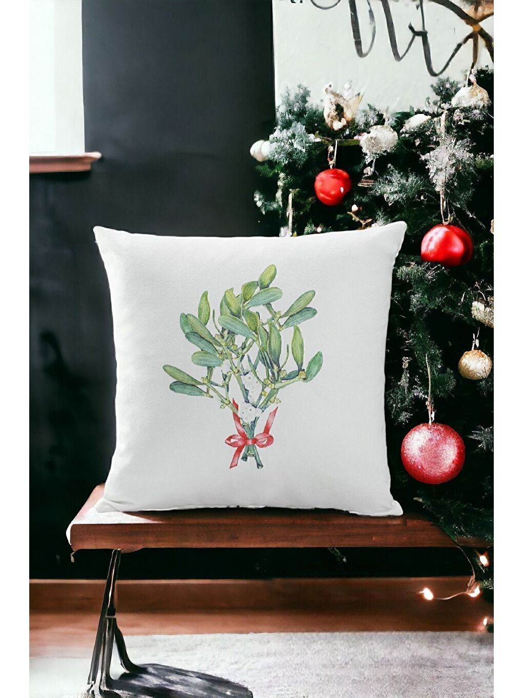 Kırmızı Yılbaşı Kırlent Kılıfı Çiçekli Kurdelalı Hediye Yeni Yıl 43x43