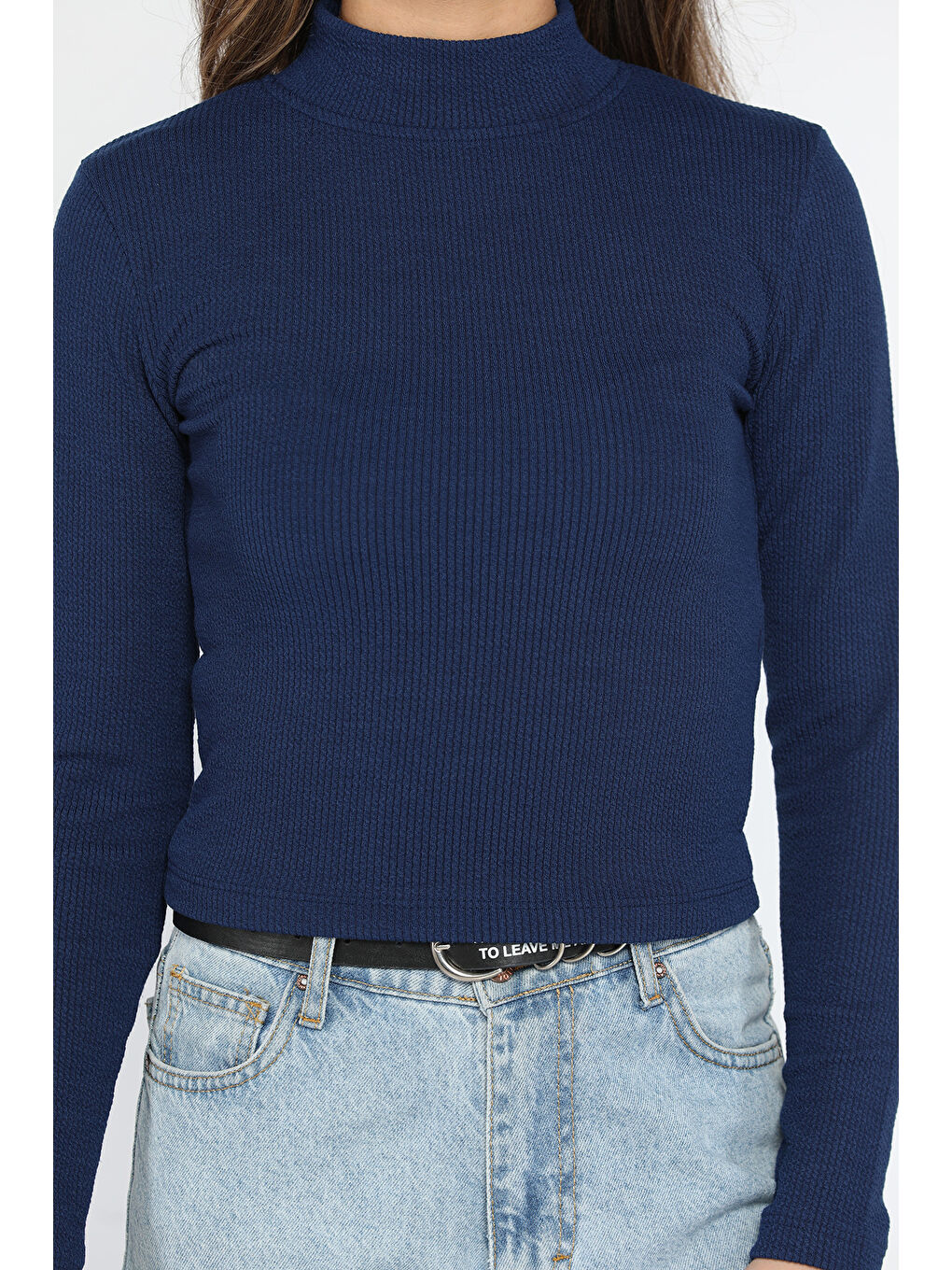 Lacivert Yarım Balıkçı Yaka Kendinden Desenli Kadın Bluz-3