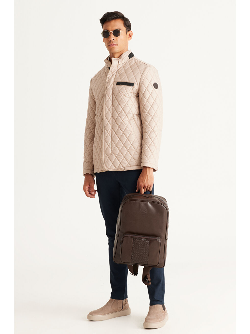 Erkek Bej Standart Fit Normal Kesim Dik Yaka Kapitone Desenli Overcoat-1