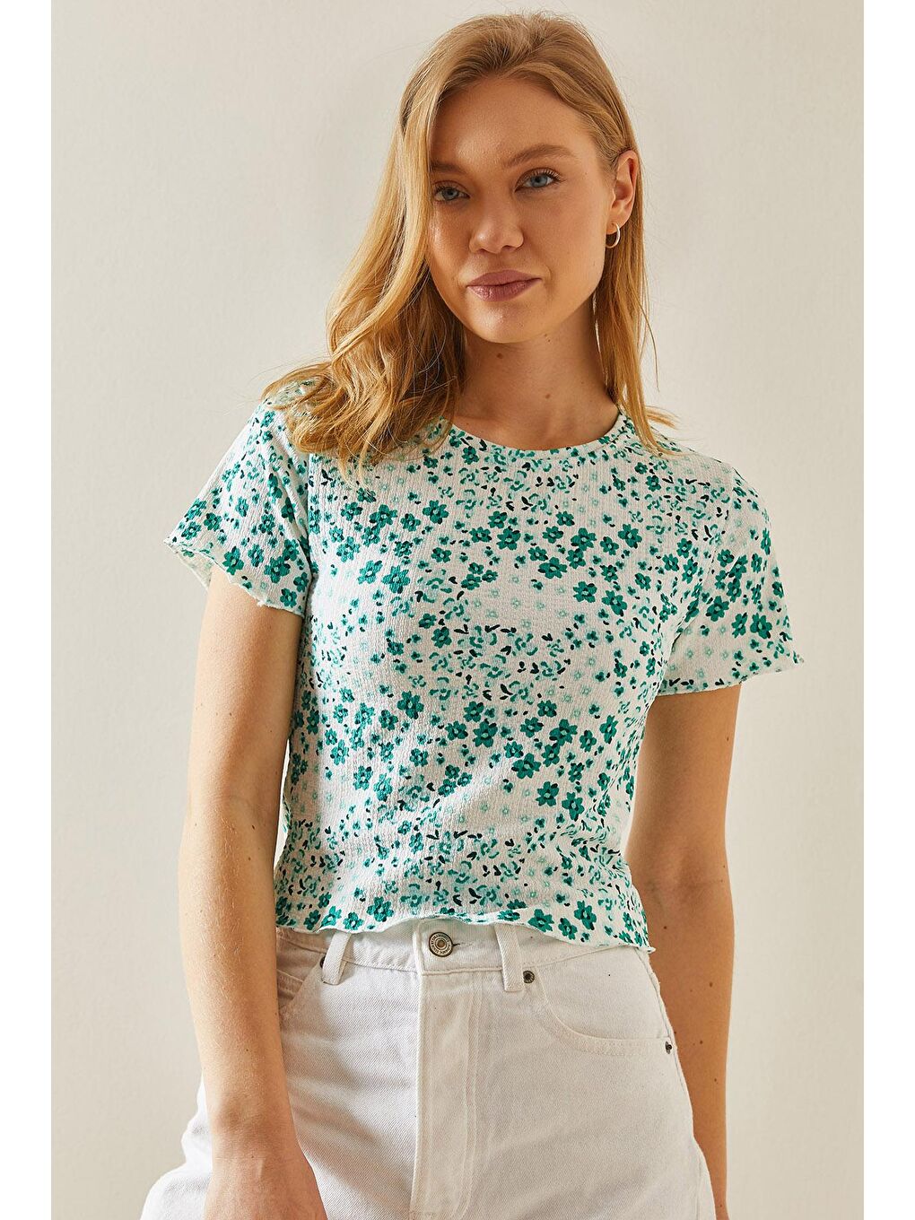 Yeşil Çiçek Desenli Bisiklet Yaka Dokulu Tişört 5YXK1-48001-08-3