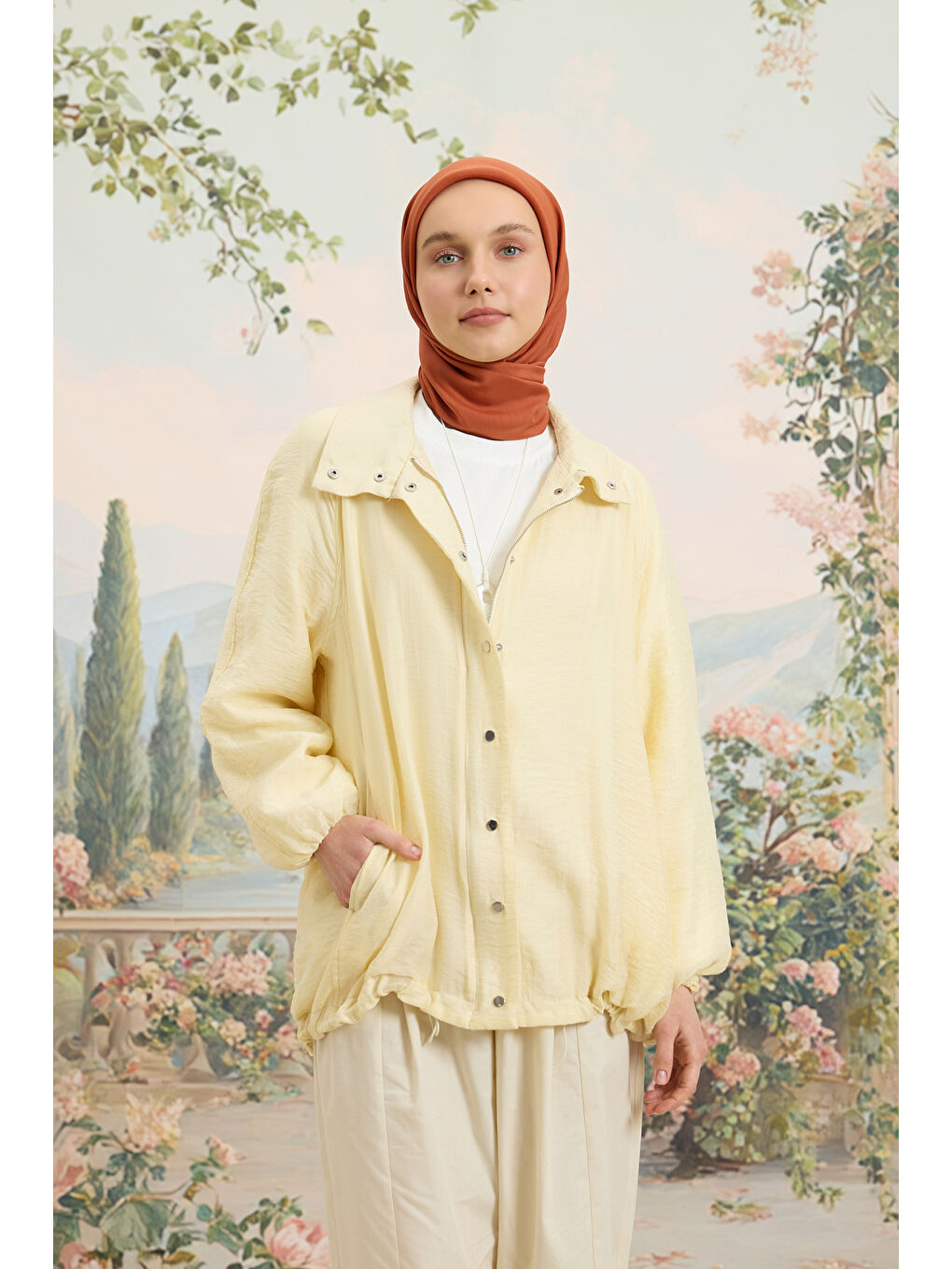 Bej Floş Viskon Düz Eşarp Badem-1