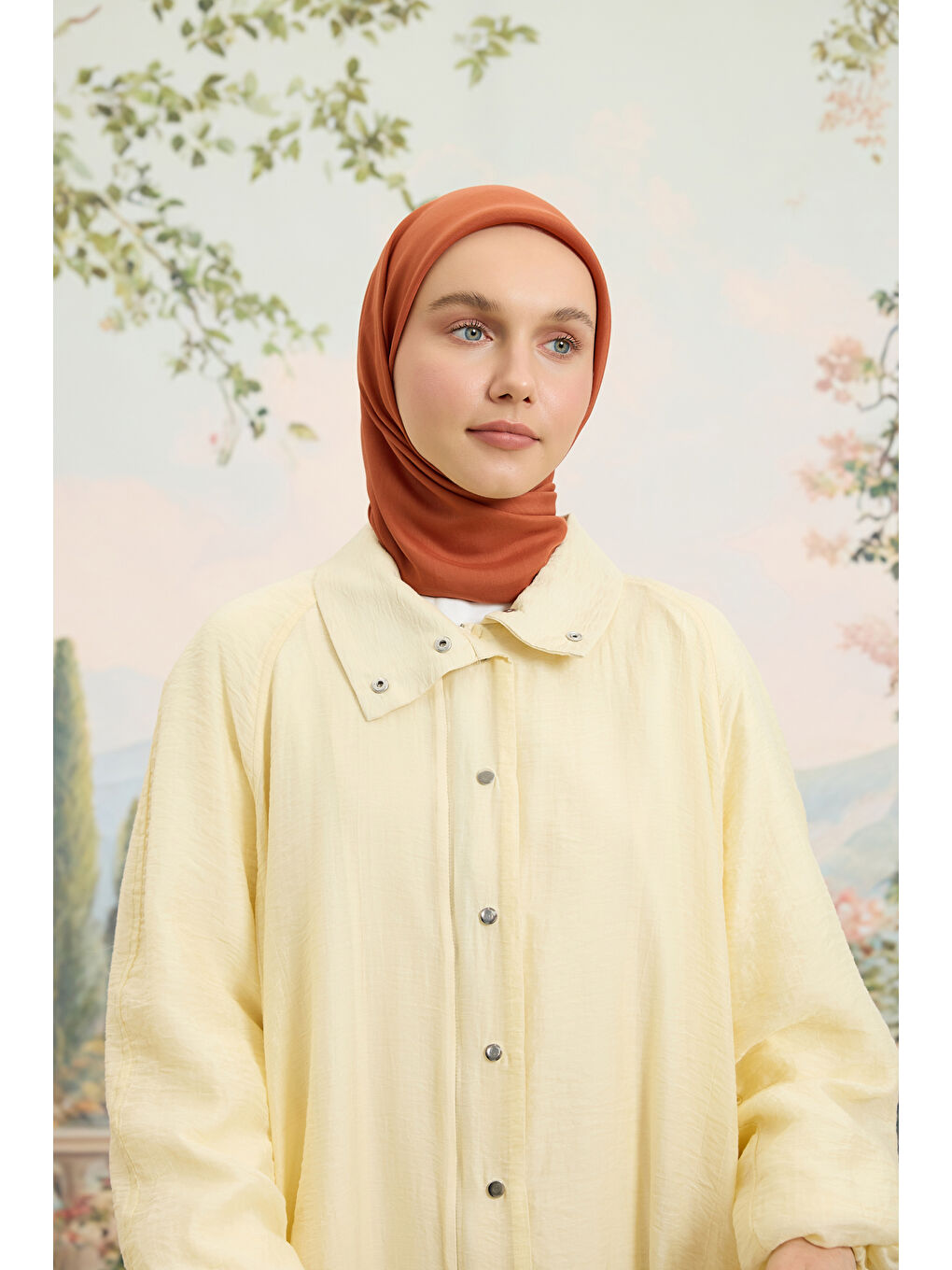 Bej Floş Viskon Düz Eşarp Badem-2