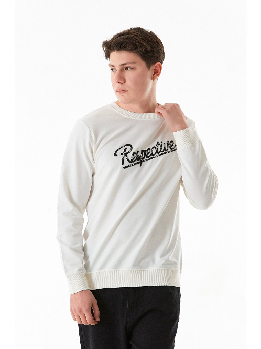 Ekru Yazı Nakışlı Bisiklet Yaka Sweatshirt