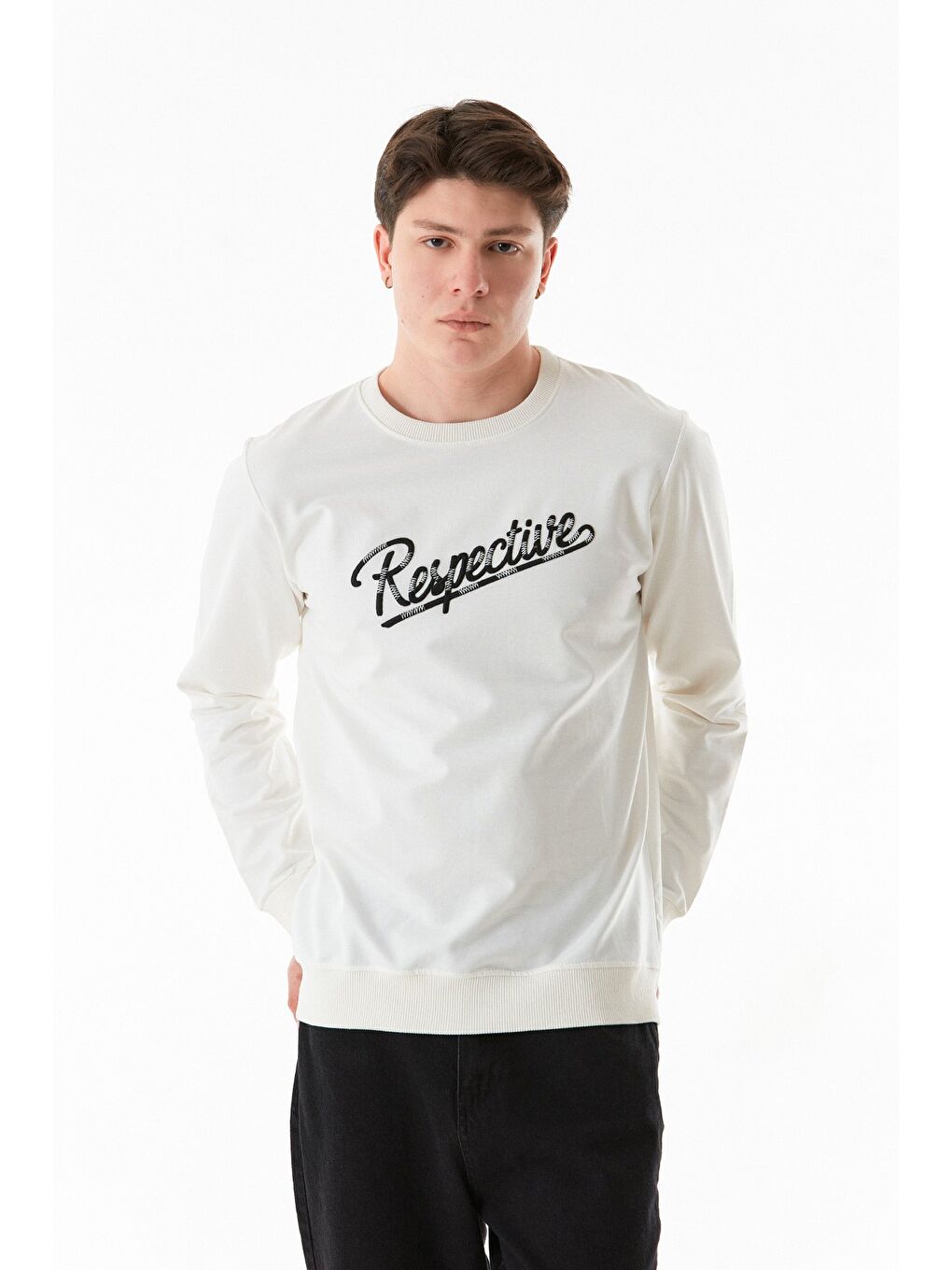 Ekru Yazı Nakışlı Bisiklet Yaka Sweatshirt-3