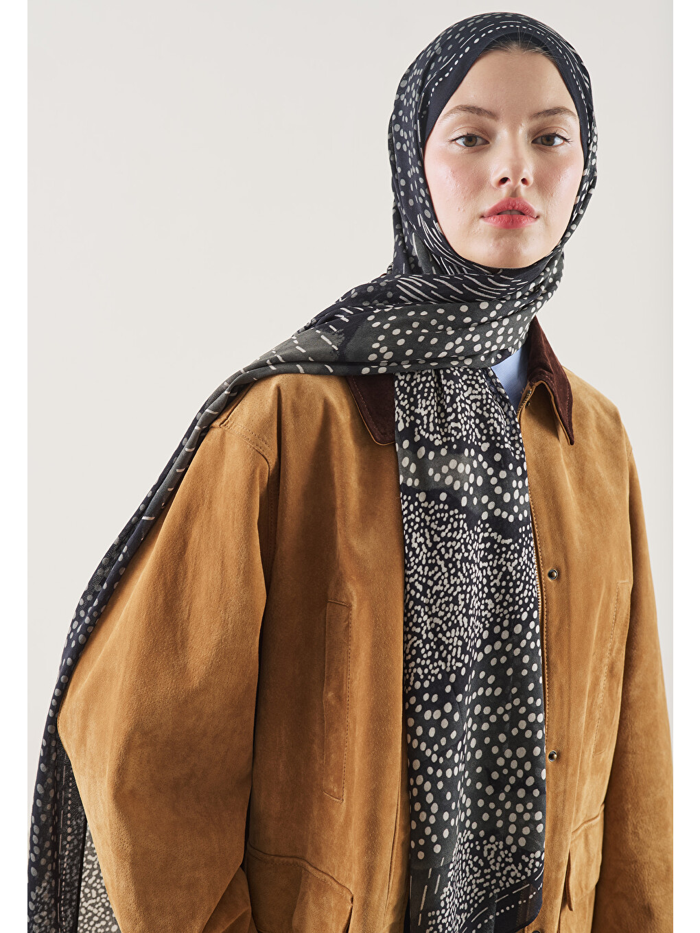 Dot Elegance Desen Rami Şal Siyah-1