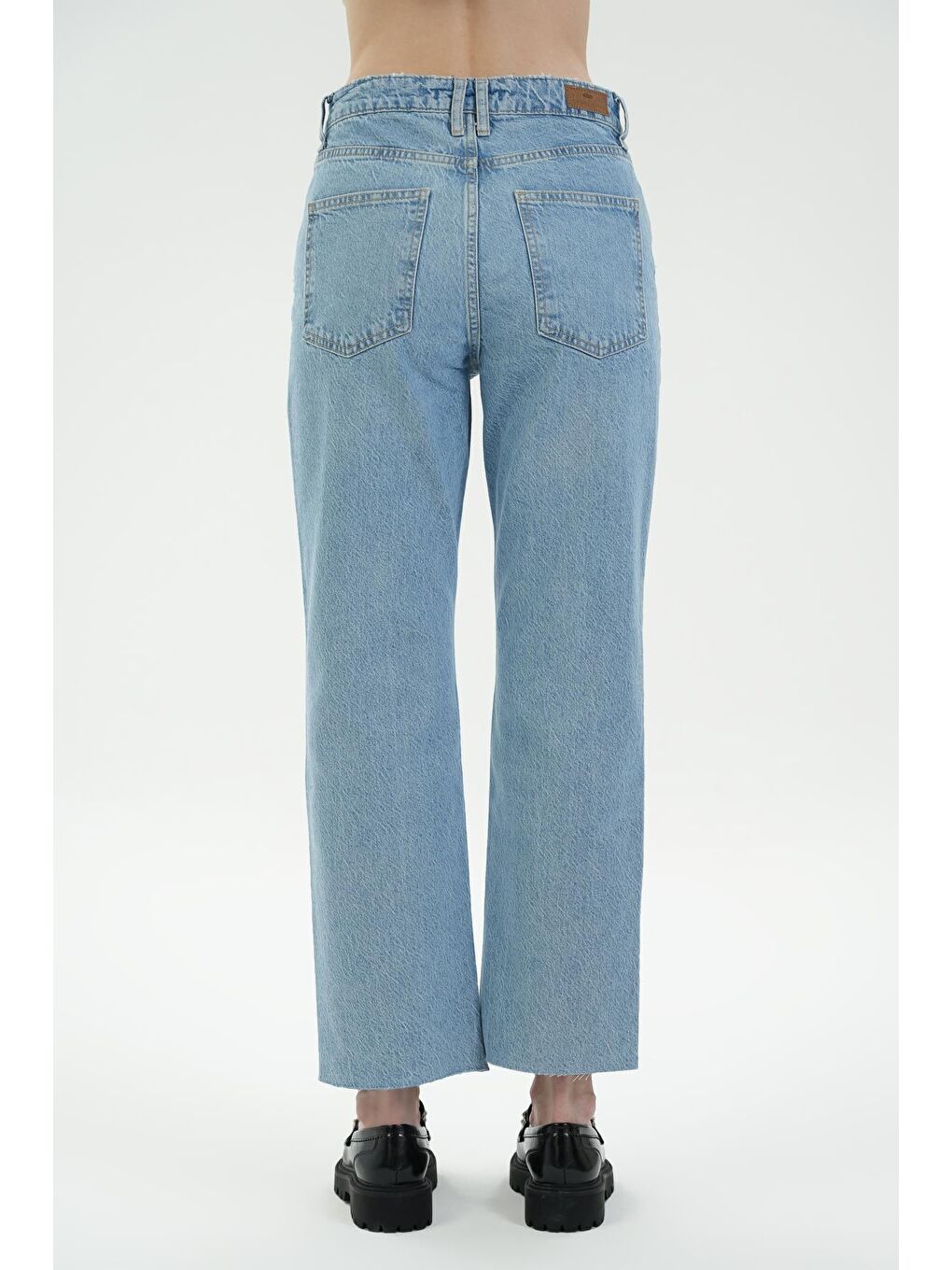 Diana Açık Mavi Yüksek Bel Patı Fermuarlı Paçası Kesikli Straight Fit Jean Pantolon C 4517-079-3