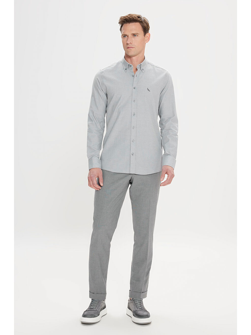 Erkek Siyah-Beyaz Slim Fit Dar Kesim Düğmeli Yaka %100 Pamuk Kazayağı Desenli Gömlek-1