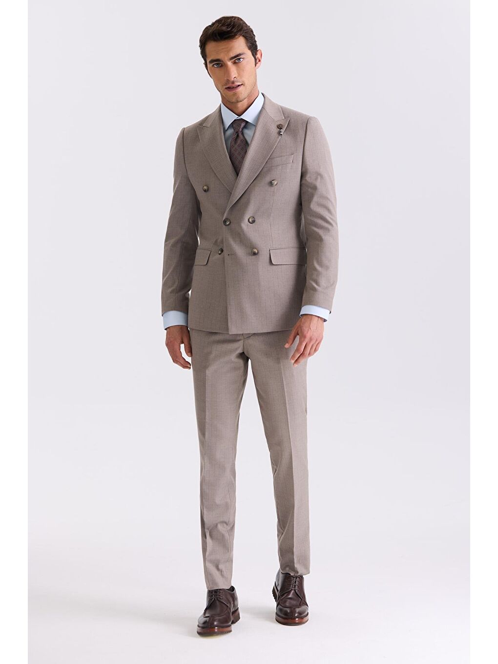 Bej Slim Fit Sivri Yaka Çizgili Kruvaze Takım Elbise