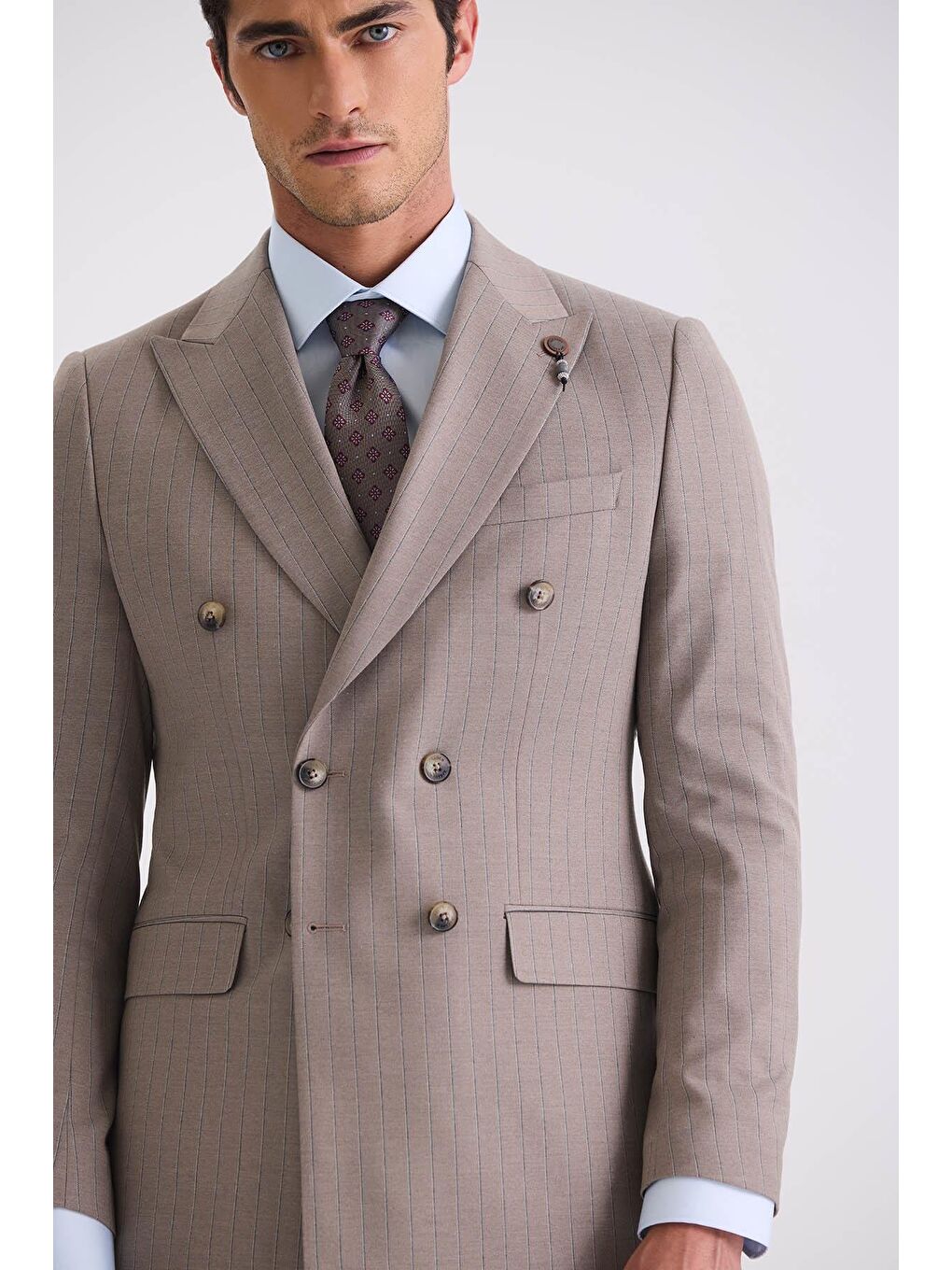 Bej Slim Fit Sivri Yaka Çizgili Kruvaze Takım Elbise-2