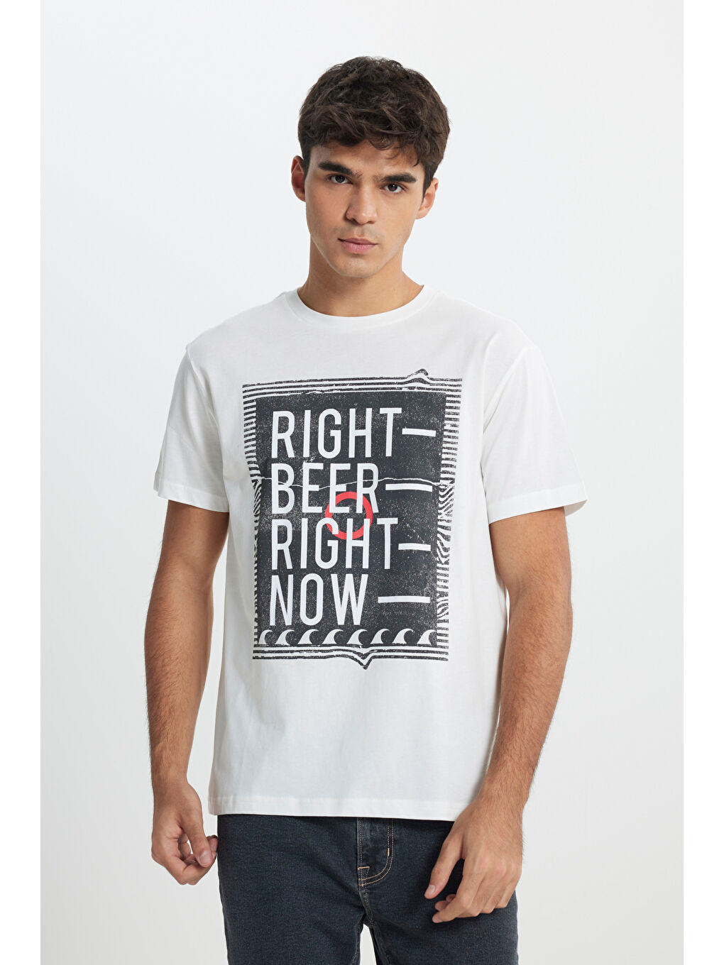 Beyaz Regular Fit Normal Kesim %100 Pamuk Bisiklet Yaka Tişört